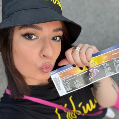 🇵🇸 Opinionista non richiesta,as Roma addicted ❤️💛,cantante mancata, lettrice incallita, artista senza fama,investigatrice chilhavisters,ultimiana convinta 📌
