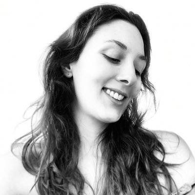 amorousfoxx's profile picture. NSFW • 30s • infp • libra • part-feline • 420 friendly • swears a lot • #nunalastor still has me in a chokehold