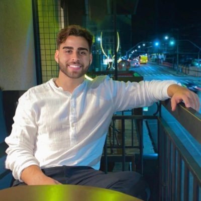 Atualmente com sintomas de doida 🤡 to aqui no até que me descubram 🫢