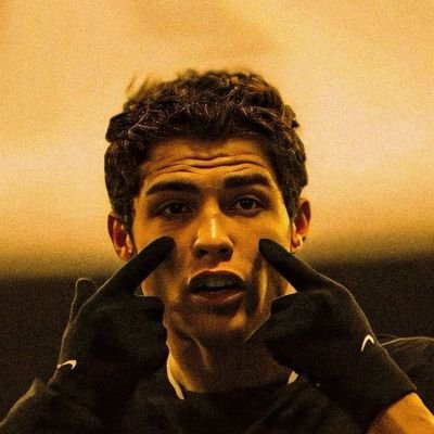 🇳🇬
Graphics Designer | Social media manager| Manchester United | Cristiano Ronaldo
https://t.co/iEsIi5ZWah
