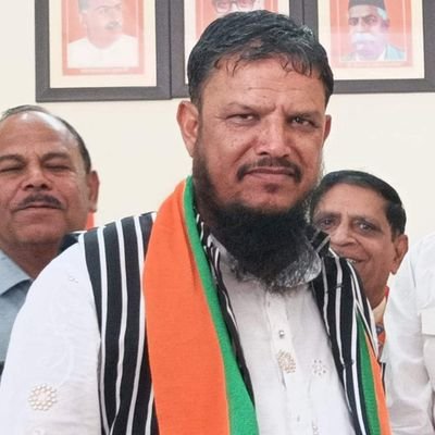 जिला संयोजक भारतीय जनता पार्टी अल्पसंख्यक मोर्चा नागौर देहात, राजस्थान
मुखालिफत से मेरी शख्सियत संवरती हे
मैं दुश्मनों का बड़ा अहतराम करता हुं