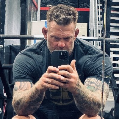 AndrewYoun39431's profile picture. 