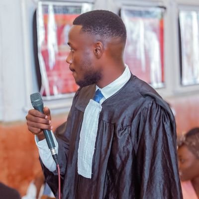 Juriste publiciste, membre des ONG des jeunes Congolais, des organisations qui ont pour une vision de changement de la mentalité des jeunes...💎🇨🇩✊