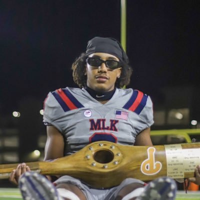 Class of 2025 || 5’11 185 || Rb ll Martin Luther king HS (CA) ll Phone number-(951)-529-4613 ||
