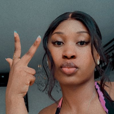 OluchiBolanle's profile picture. God , science 🧬 & Tech 👩🏼‍💻