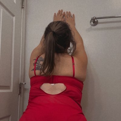 just a MILF married to a stud looking to have some fun with other couples or singles 😈 , OF: https://t.co/inVxIt1ozJ Cash app: $Sexylynnx