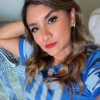Aesthetic Nurse Practitioner, huge Detroit Lions, Tigers, & Redwings Fan!