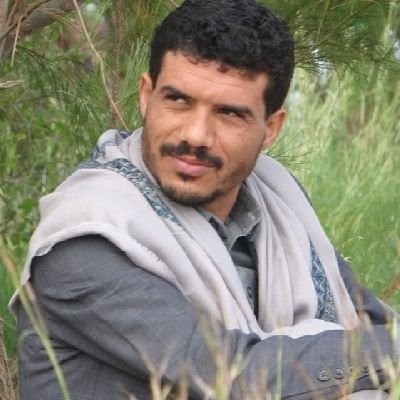 ثوب العزَّةثوبنا
لا نسلمهاللامريكي حَتّىٰ يطرّزها كمايريد
لا نستلم حَتّىٰ نعيش تحت ذلها
نختارالموت بعزّة ولا نمدُيدانا امام السفارات ولن نقبل الوصاية والعبودية