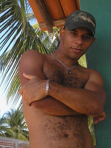 leandrobaiano1's profile picture. Cada um pensa em mudar a humanidade, mas ninguém pensa em mudar a si mesmo