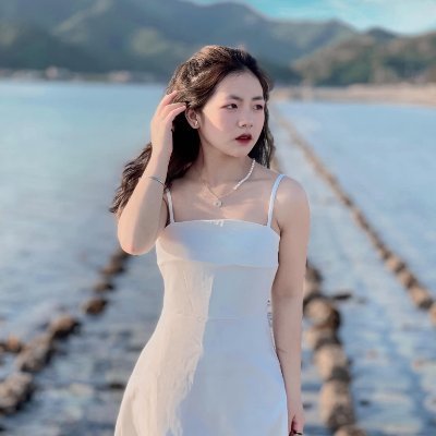 AdrienKusk43546's profile picture. I’m not shy, I’m just plotting how to avoid you. 🤔🚶‍♀️