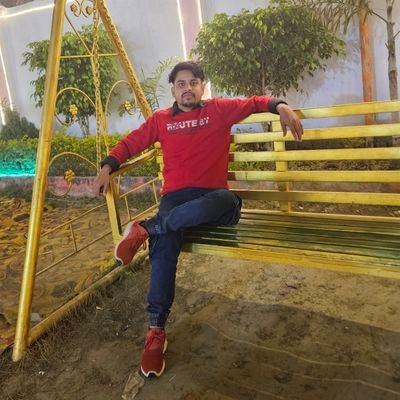Chakravarti011's profile picture. ☠🚩जय_श्री _राम।🚩☠

  आरम्भ है प्रचंड है....

 #ब्राह्मण भूखा तो सुदामा
 #समझा तो चाणक्य 
       @और
 #रूठा तो रावण 

🔥🔥#ब्राह्मण🔥🔥
 🕉🚩#कट्टर_हिन्दू।🚩🕉