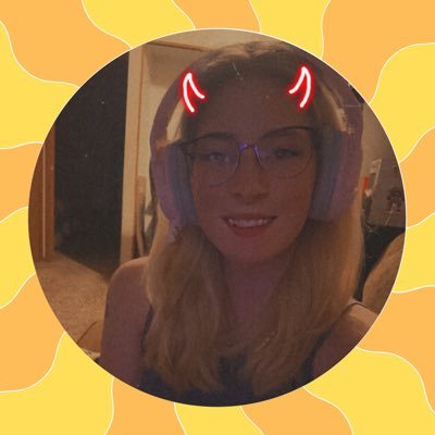 26 ♈️ | She/Her | 👾 Twitch Streamer https://t.co/CpisvHTVe8