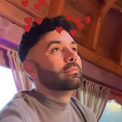 my presence sweet and my aura bright ☁️ ruler. hummus.