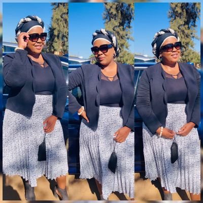 I am outgoing, spontaneous, sweet, honest, and ambitious.Graduated from Rosebank College in IT faculty.