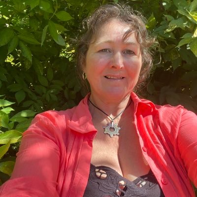 love the outdoors ,photography, music,, reading,animals,love mental stimulus of ideas and a moving forward for a cleaner environment .