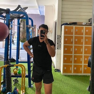 d1rrr_'s profile picture. just go with the flow and whatever happens, happens🙃||scorpio♏||176'
                                    akun lama @MasRland