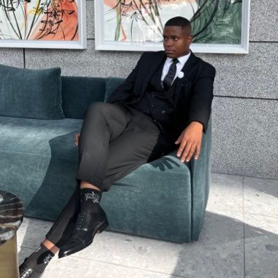 SabeloShezi_'s profile picture. kanye’s best prodigy | MBChB | pro-science | modern zulu |umfokamsindo wezinja zibang’igolo | no asterisks | internal 🩺 and renal medicine | mdu aka trp