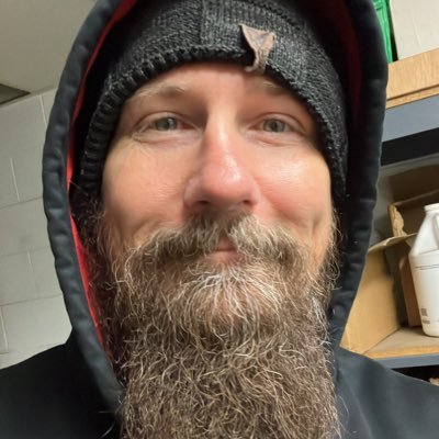 biznis1st's profile picture. I’m just here to associate with others around the world. Don’t be weird and I’ll return the favor. Tips are on.