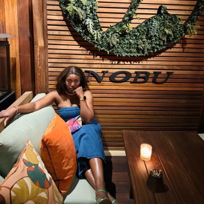 ÁJALA|Travel Enthusiast|Accountant|Marketing&Communications|Product Manager|Personal Shopper|UN WomenUK Delegate IG:@mollyss_place @molly_sthrift PBD/0589.