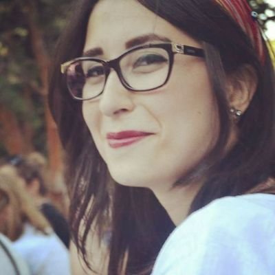 Bibliyofil, sinemasever,okur-yazar.