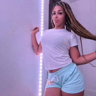 Mira_bel001's profile picture. 