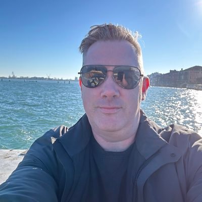 Fearless & concerned citizen. Ontario Ministry of Weekends. Void filler. Media absorbist. Tweets are my own. Liver & lover of North America's 4th largest city: