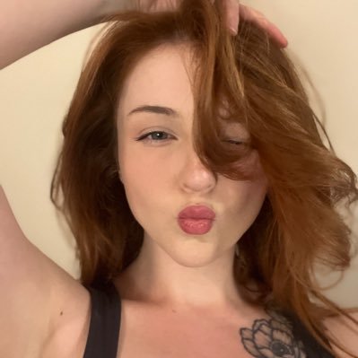 LucyDeLovely's profile picture. https://t.co/OIj95pzmPN