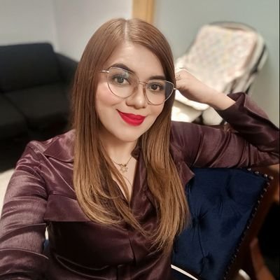 Hija de Dios|
Obradorista|
Tabasqueña|
Estudie leyes y me gusta la Administración pública|
OPINIONES A TÍTULO PERSONAL