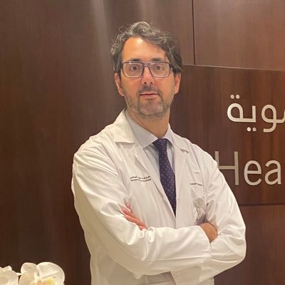 Consultant Thoracic Surgeon at Cleveland Clinic, Abu Dhabi. Passion for development and innovation in minimally invasive techniques. #GaliciaCalidade