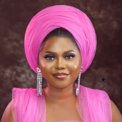 Nnekasimma's profile picture. Igbo
I believe in Jesus Christ.

Economist.

Future minister for money (not finance)
Beautiful.
Gemini♊️. 

#irepjune9