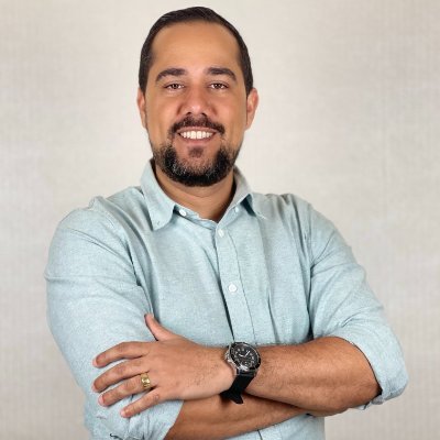 Filho de Mineiro e Pernambucana, nascido no Ceará
Católico ✝️
Engenheiro Civil
Atlético MG