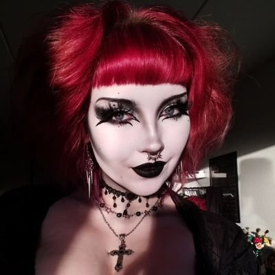 Just a Goth/Metalhead girl, Here to have fun🌹🥀 
everyone is welcome here🖤