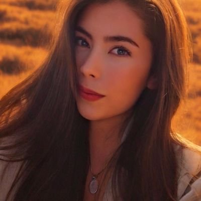 🎯Administradora pública
🧨Especialista financiera y magister en BI
❤️Dios te ha dado un regalo hoy, tu vida, aprovéchala 🫶