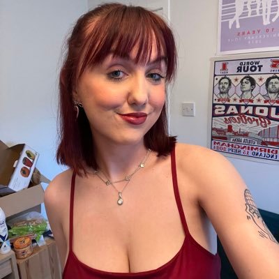lucysumbler's profile picture. 21 - she / her