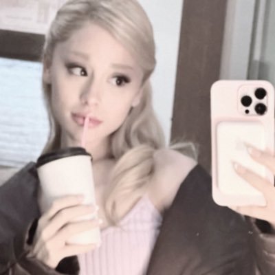 eternalmxxnlite's profile picture. ❝ he calls me moonlight, too ❞ 🌙✨ | fan account