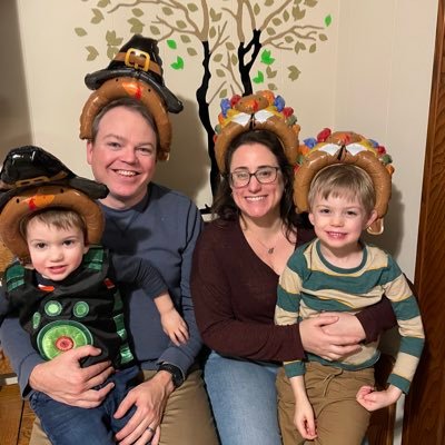 Middle School Social Studies Teacher. Flipped/Reading like a Historian Classroom. EdTech. Runner, Hiker. Check out https://t.co/aeJcDghXmP