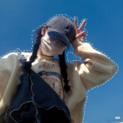LiLi_L22's profile picture. ป้ายยาไปเรื่อย🍒 บอกต่อพิกัดของฮิตของเด็ดแอปดัง Shopee & Lazada
