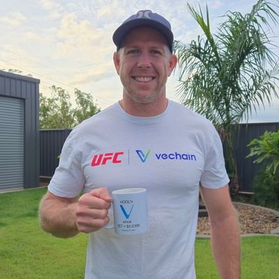 How will society merge the digital&physical world? Interested in AI, Blockchain, Robotics, VeChain, Bitcoin, Rugby, Crossfit, keeping fit & healthy.