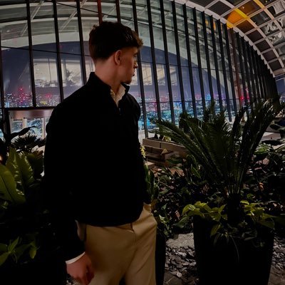 notkristianv's profile picture. running an agency.