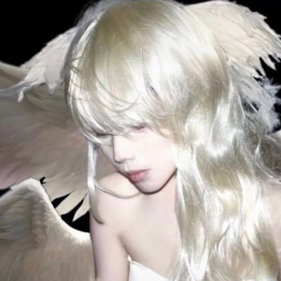 hee__hee1121's profile picture.