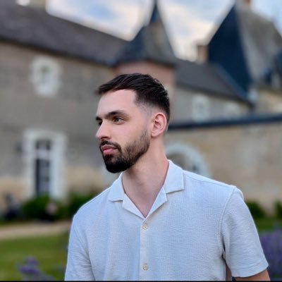 Floo_ivv's profile picture. 