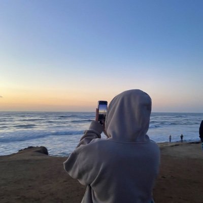 MD 🩺👩⚕️ - came here to be forgotten, untouched, to taste the freedom of being unknown