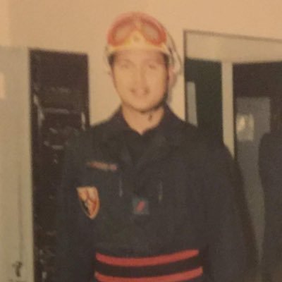 From Tahiti, music I listen, smooth Jazz, Reggae (lucky Dube, Ziggy Marley). Hobby, I play tennis everyday, love to watch the NBA! Tennis 2.