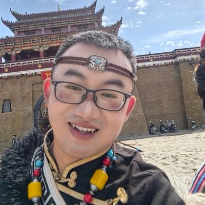 ff732771561's profile picture. 来自中国的博士研究生在读，专业为仪器科学与技术，专注深度学习、AI等研究。
拓展视野、一起玩耍~