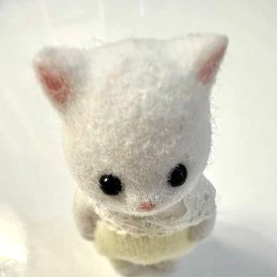 _myameow's profile picture. 하필 네가 있던 곳이 우주여서