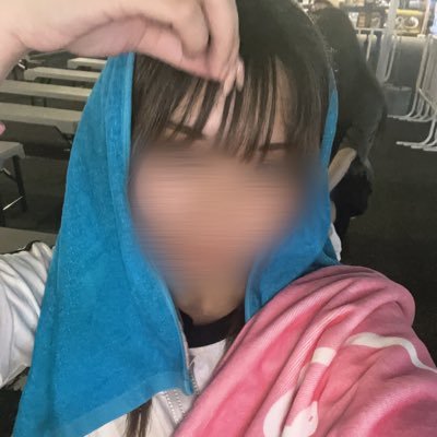 __llunon0's profile picture. 03