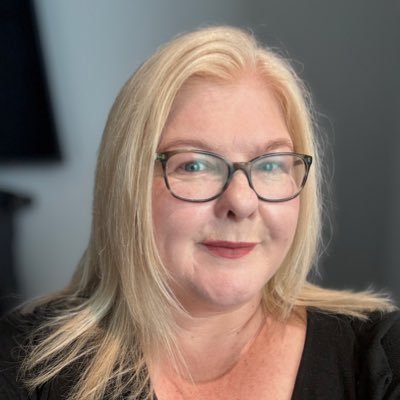 Lover of creative arts and words. I am a midwife, nurse, lecturer, researcher, mother, traveller, dreamer…. the list goes on
