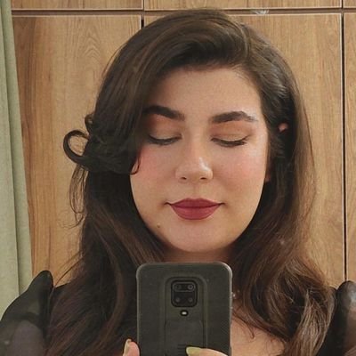 _maryamhsz_'s profile picture. دانشجوی ارشد ادبیات فرانسه/ نقاش خودآموز/ در حال رشد