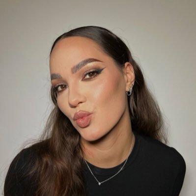 RileyWagoner's profile picture. hawaii vball ‘23