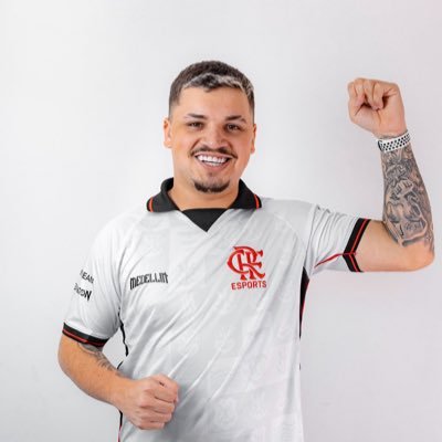 enquanto tu for o q os outros querem , tu não vai ser nada Neguin .